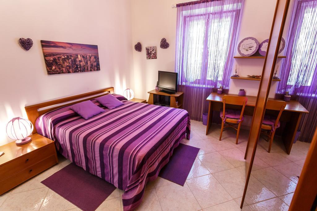 B&B L'Aurora Viola Carbonia Exterior foto