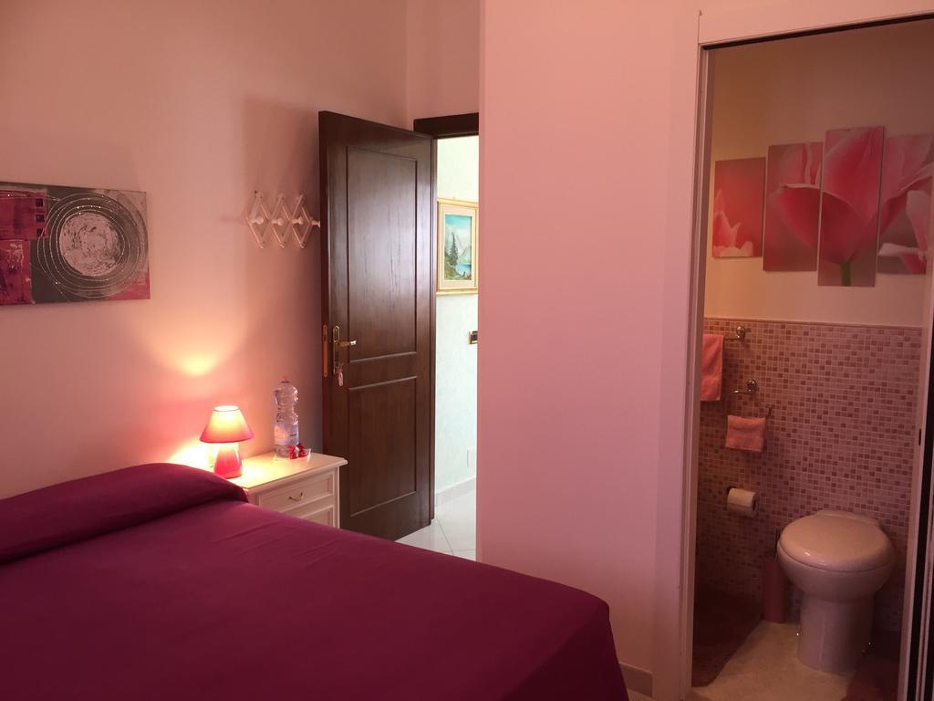 B&B L'Aurora Viola Carbonia Exterior foto